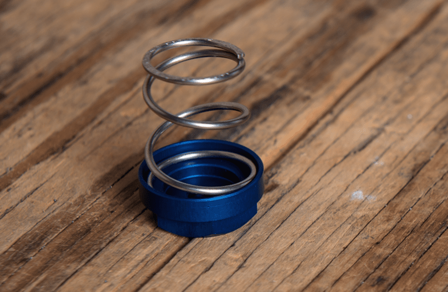 SS1009RETURFJÄDERKIT BAKBROMS SVART